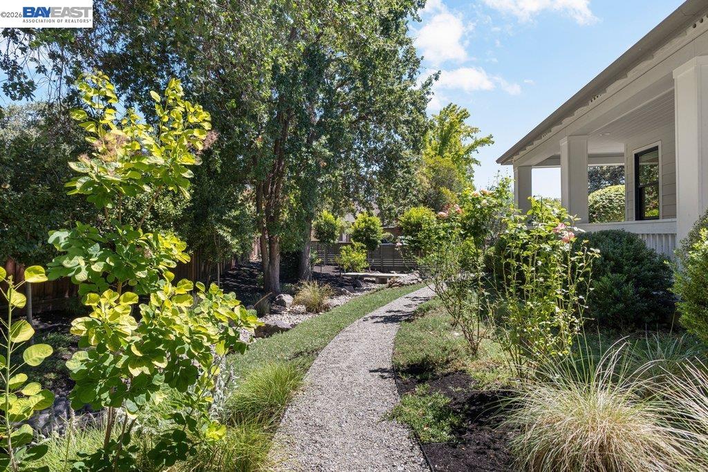 271 Livorna Heights Road