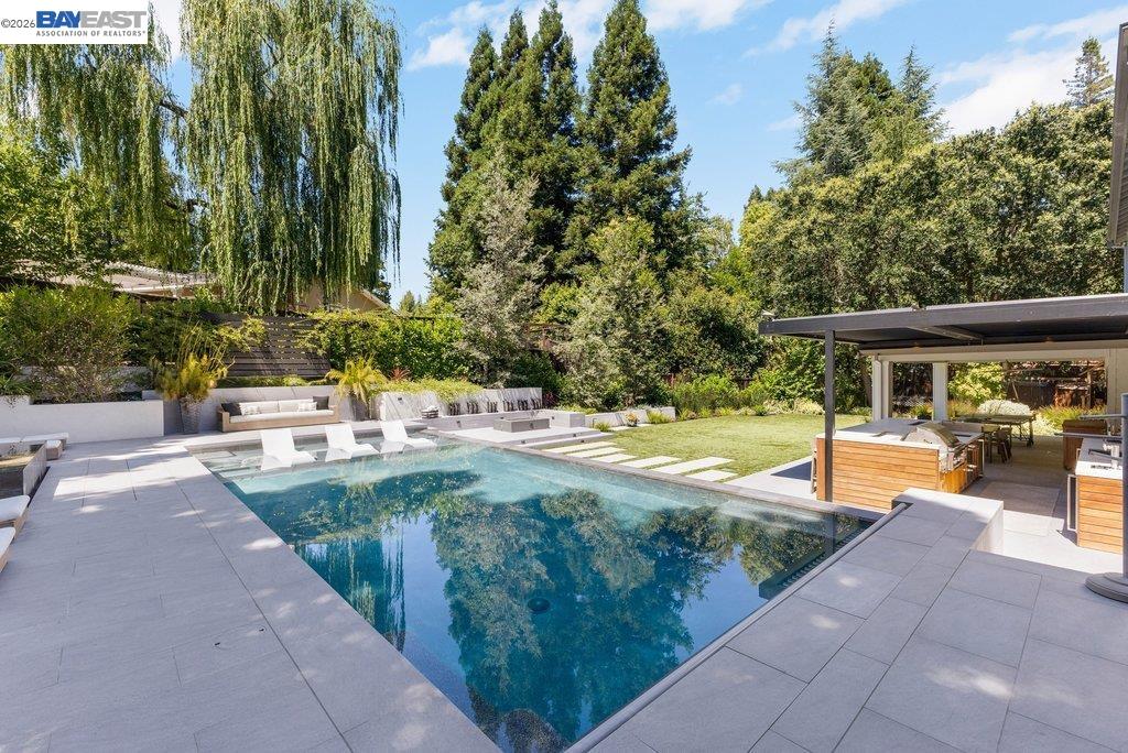 271 Livorna Heights Road