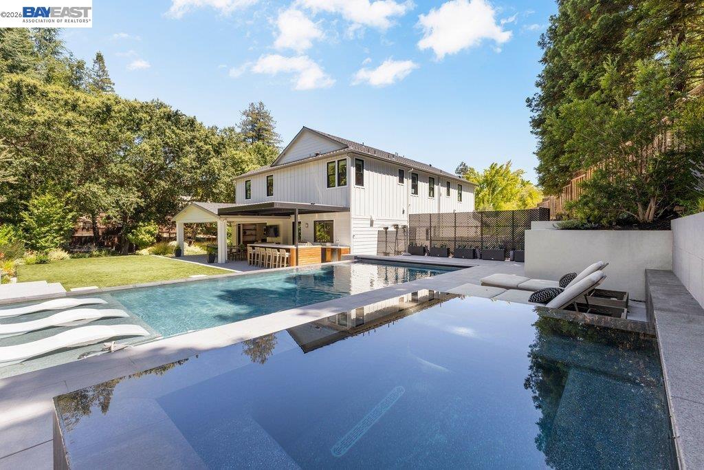 271 Livorna Heights Road