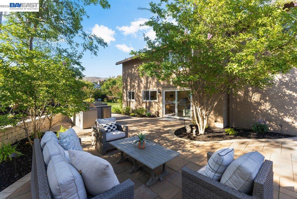 1208 Cheshire Cir