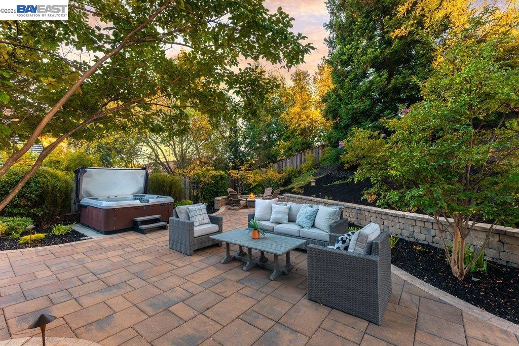 1208 Cheshire Cir