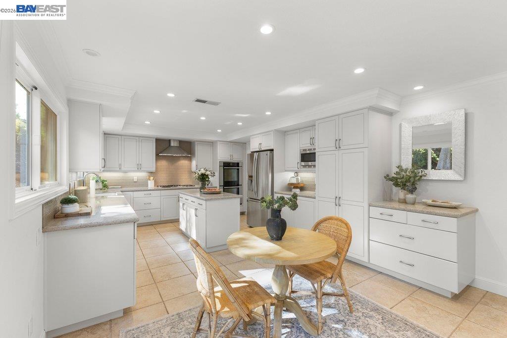 1208 Cheshire Cir