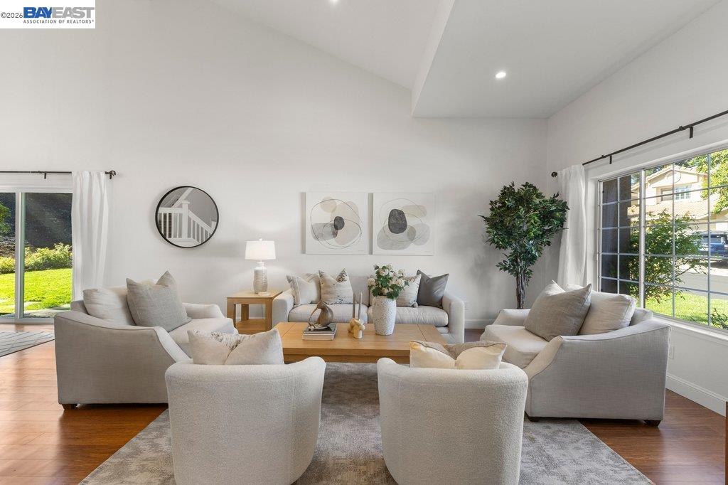 1208 Cheshire Cir