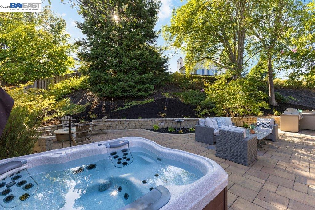 1208 Cheshire Cir