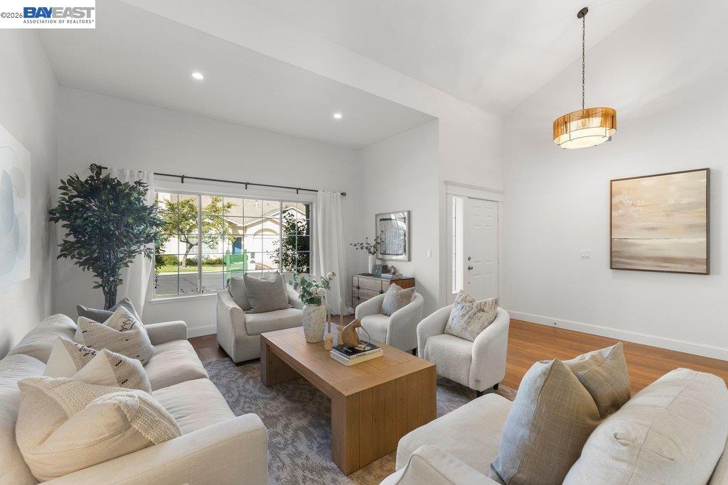 1208 Cheshire Cir