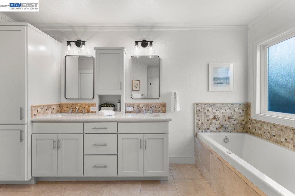1208 Cheshire Cir