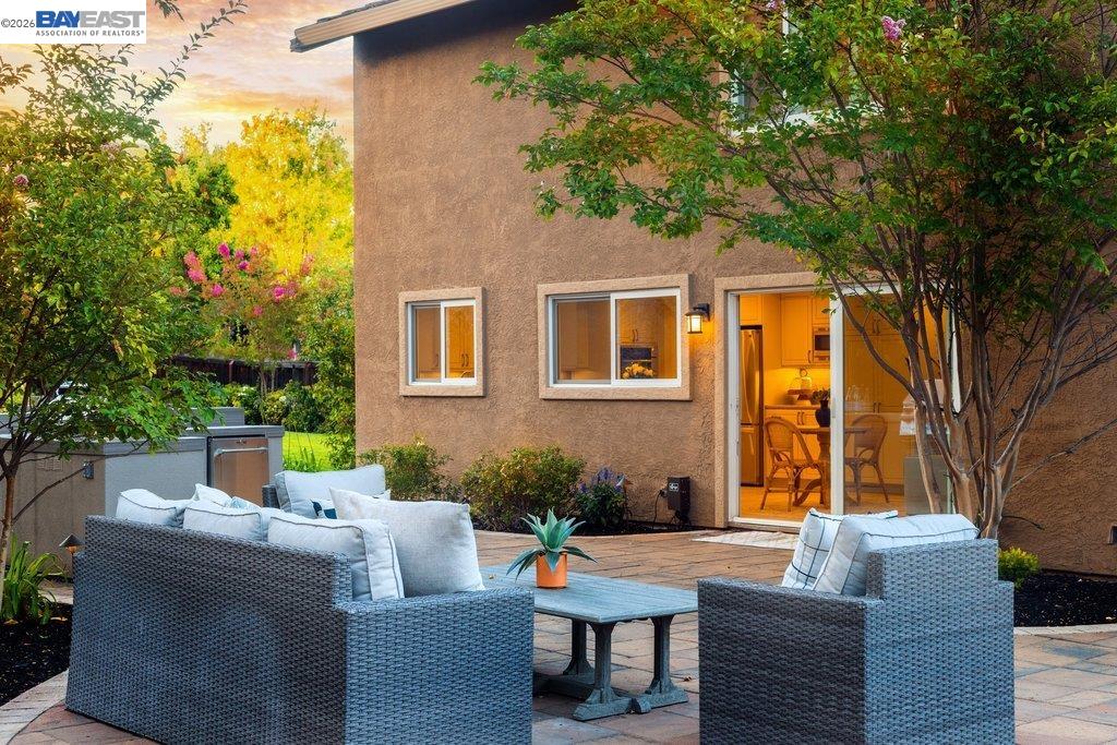1208 Cheshire Cir