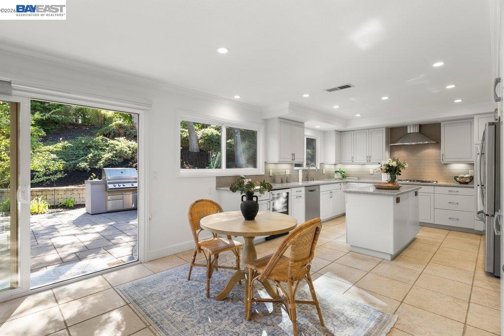 1208 Cheshire Cir