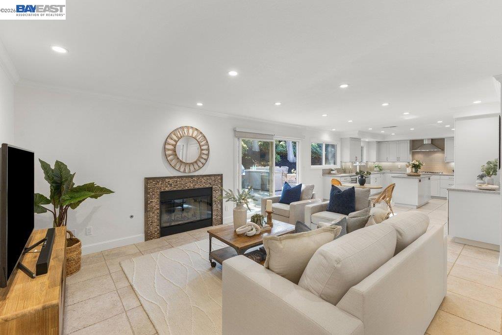 1208 Cheshire Cir