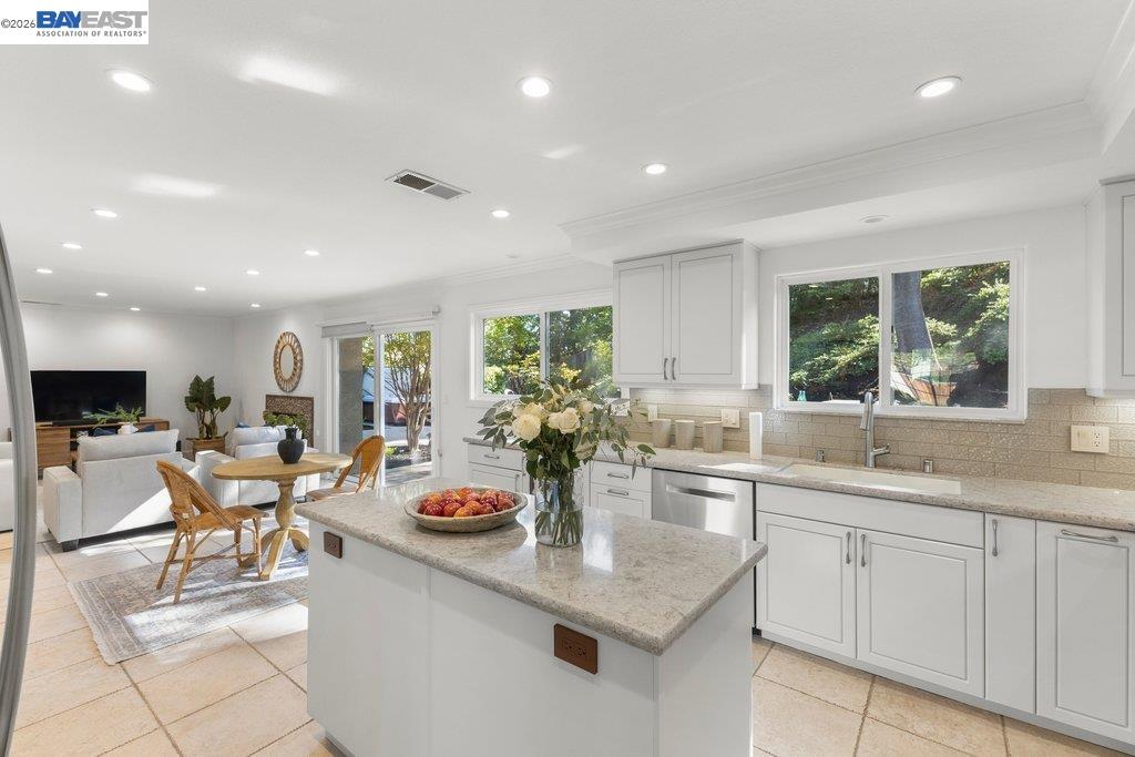 1208 Cheshire Cir