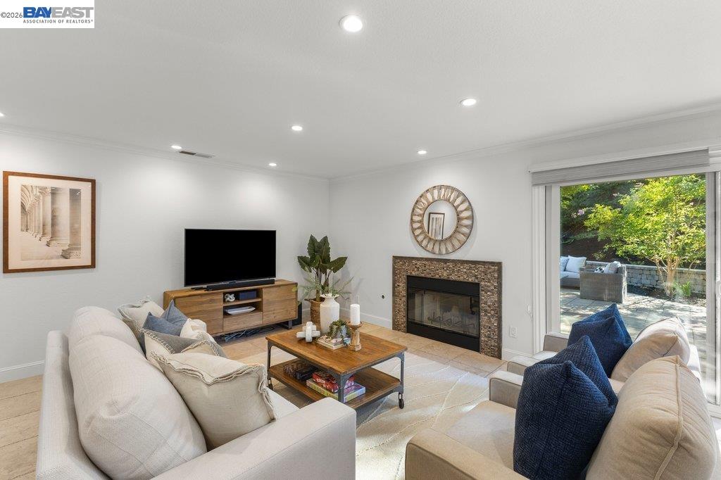 1208 Cheshire Cir