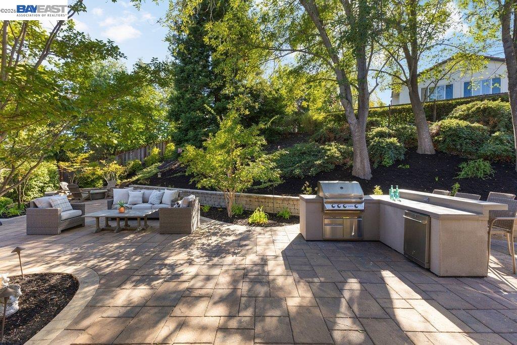1208 Cheshire Cir