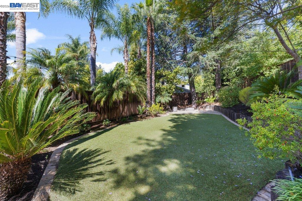 3081 Oakraider Dr