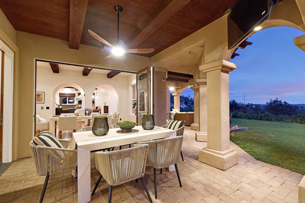 6811 VIANDA COURT