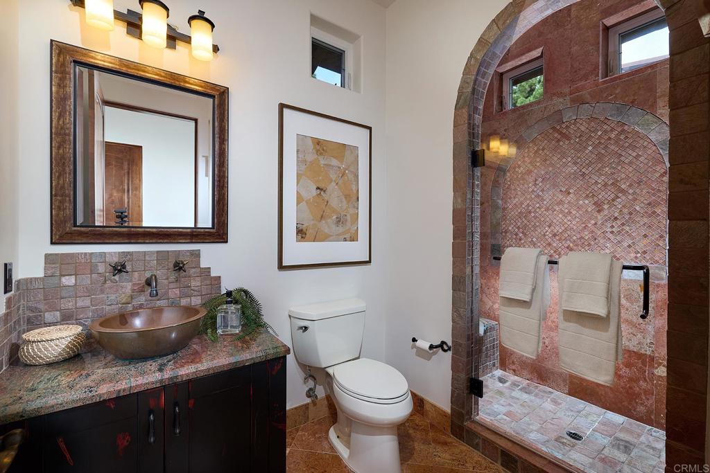 6811 VIANDA COURT