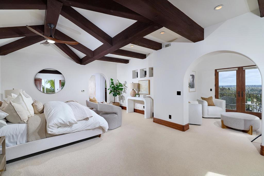 6811 VIANDA COURT