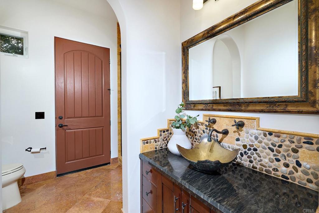 6811 VIANDA COURT