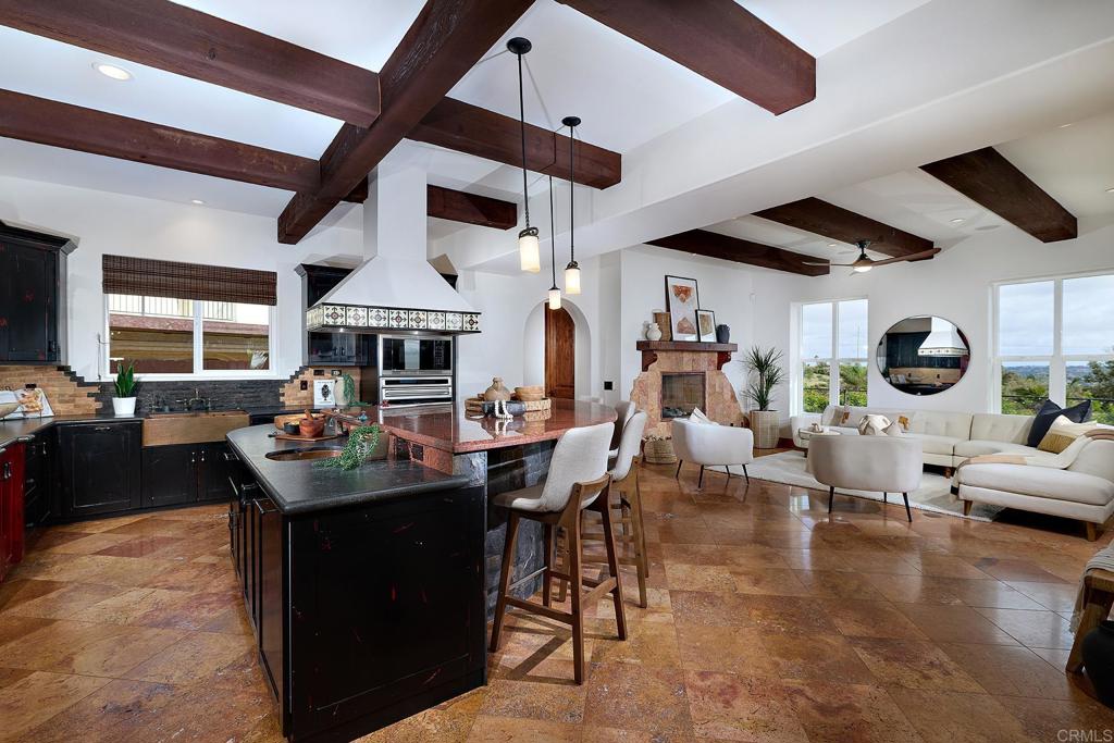 6811 VIANDA COURT