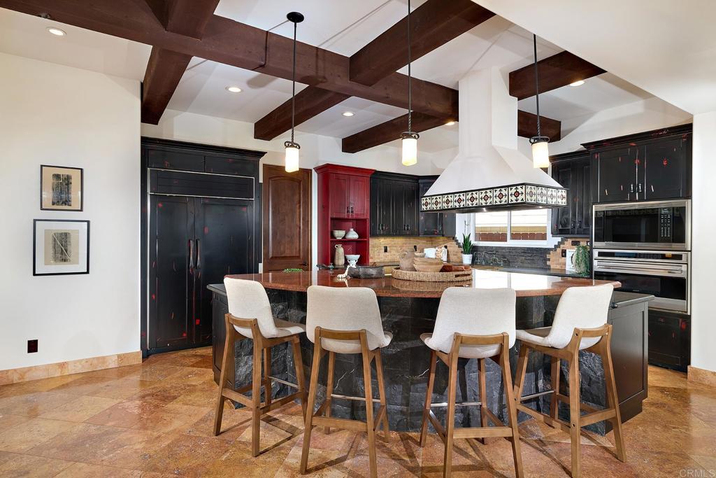 6811 VIANDA COURT