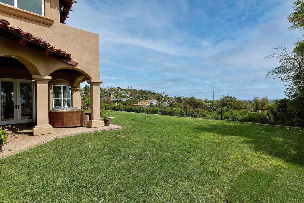 6811 VIANDA COURT