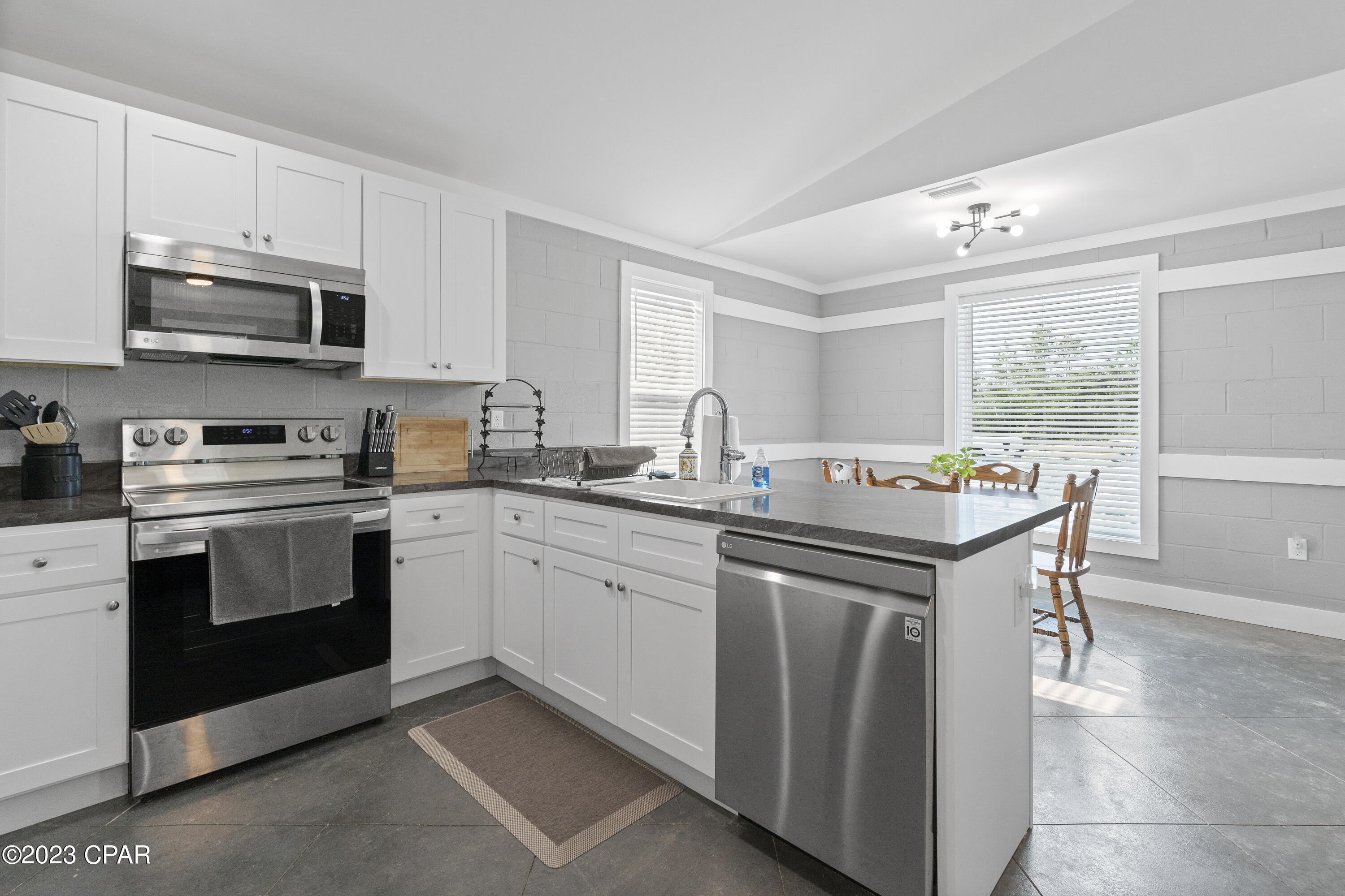 13701 Statler Avenue