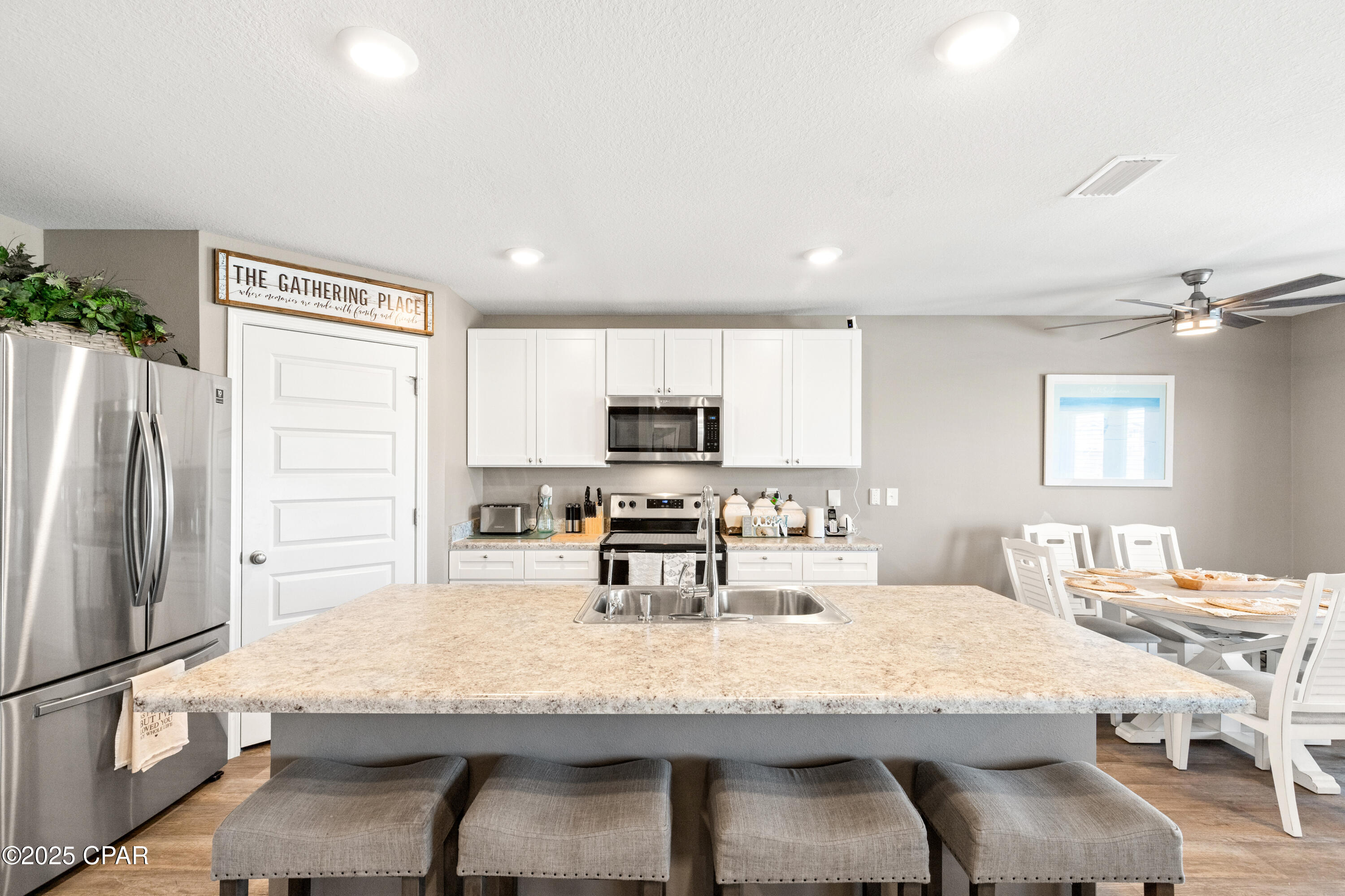 5805 Viking Way