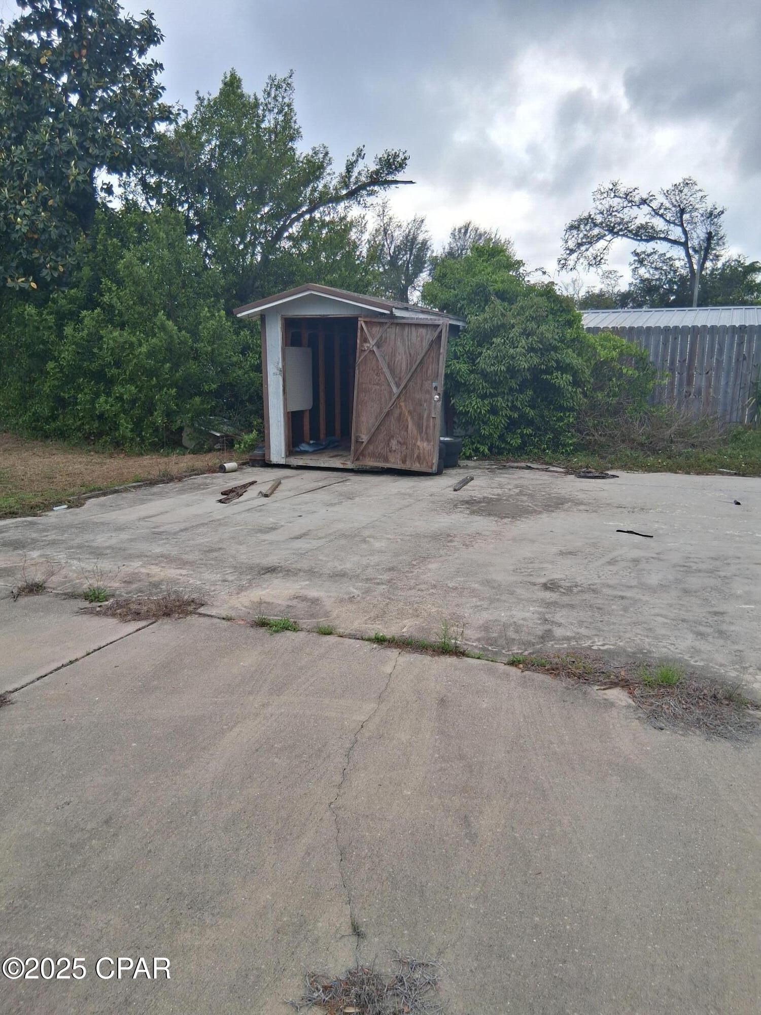 325 N Gray Avenue