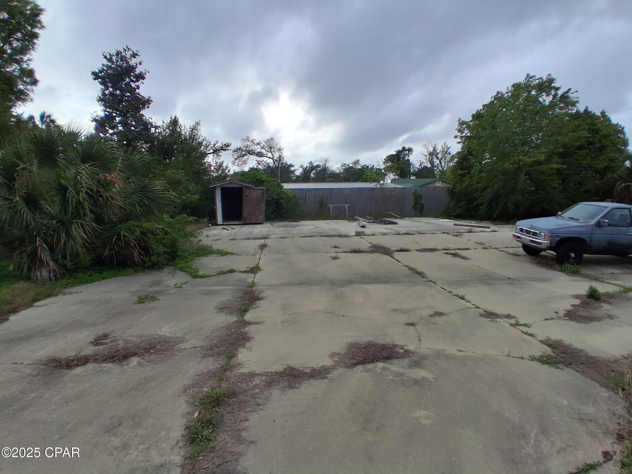 325 N Gray Avenue