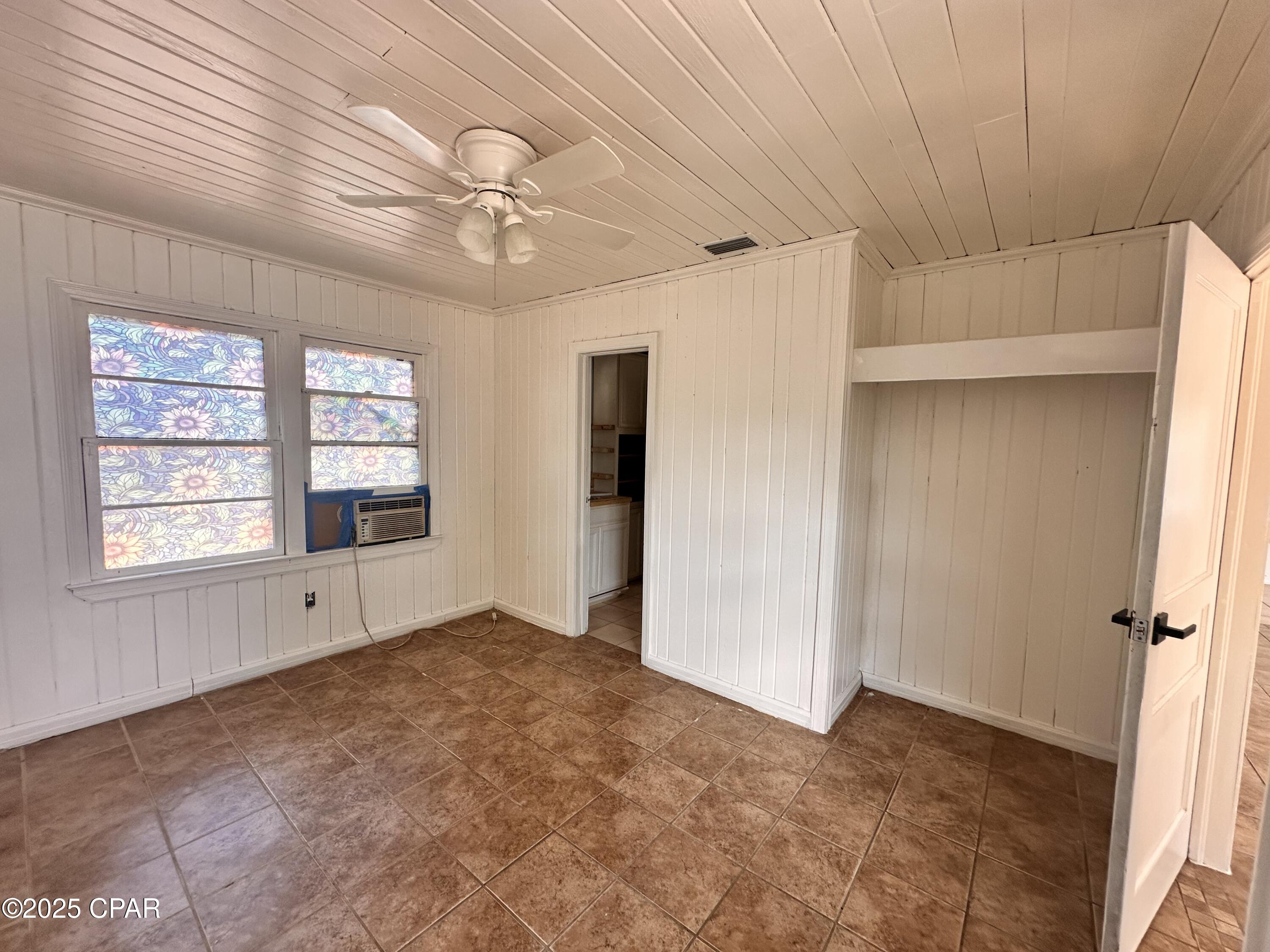 17109 Hernando Avenue