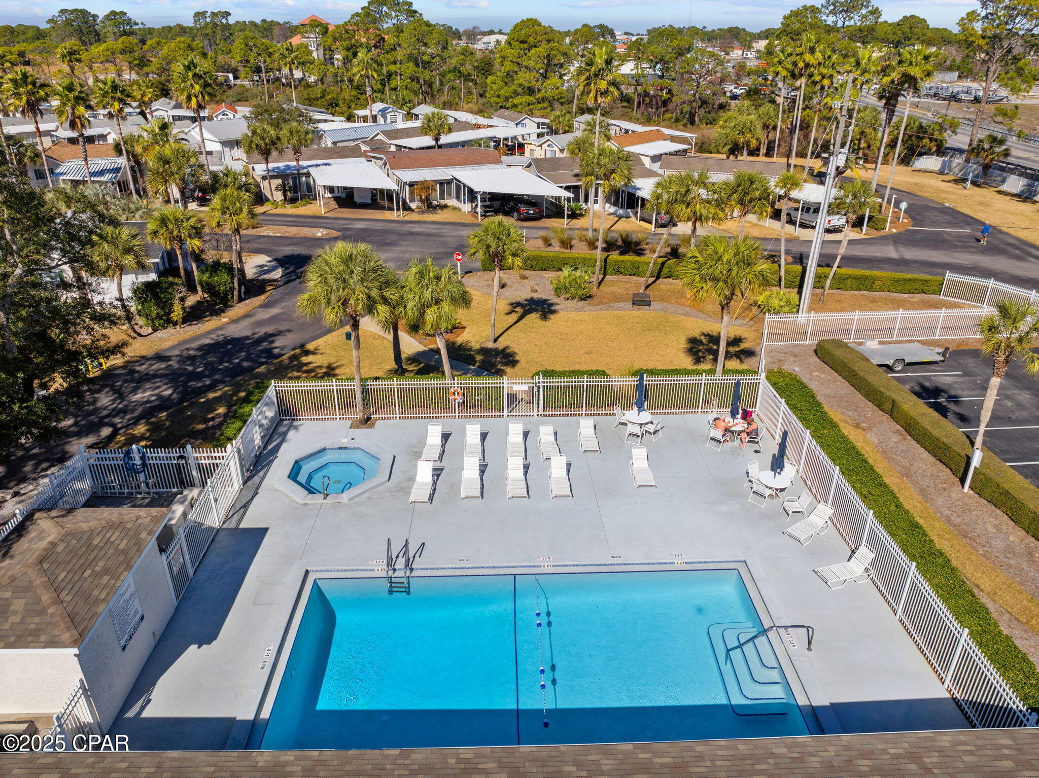 1219 Thomas Drive 195