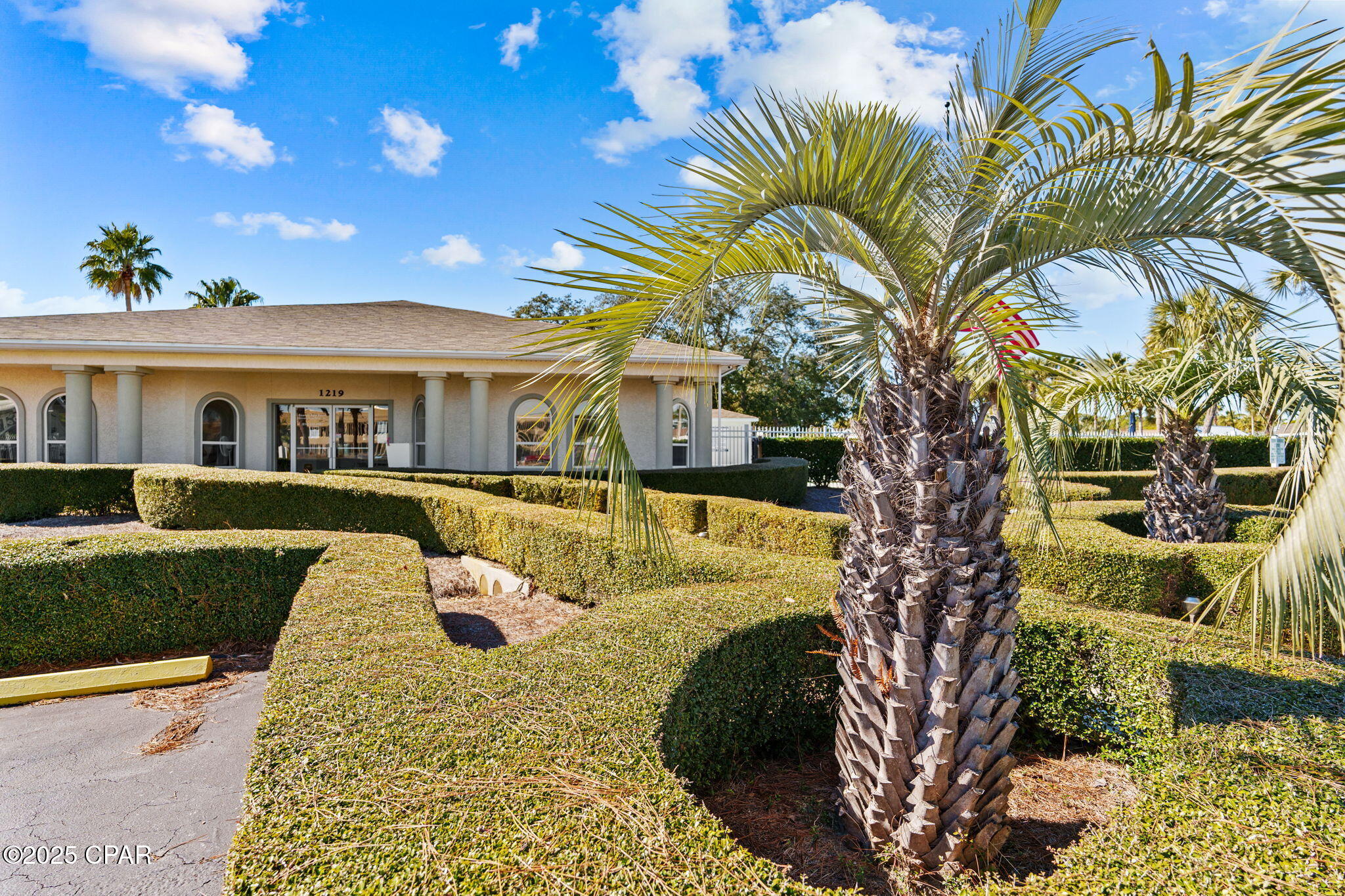 1219 Thomas Drive 195