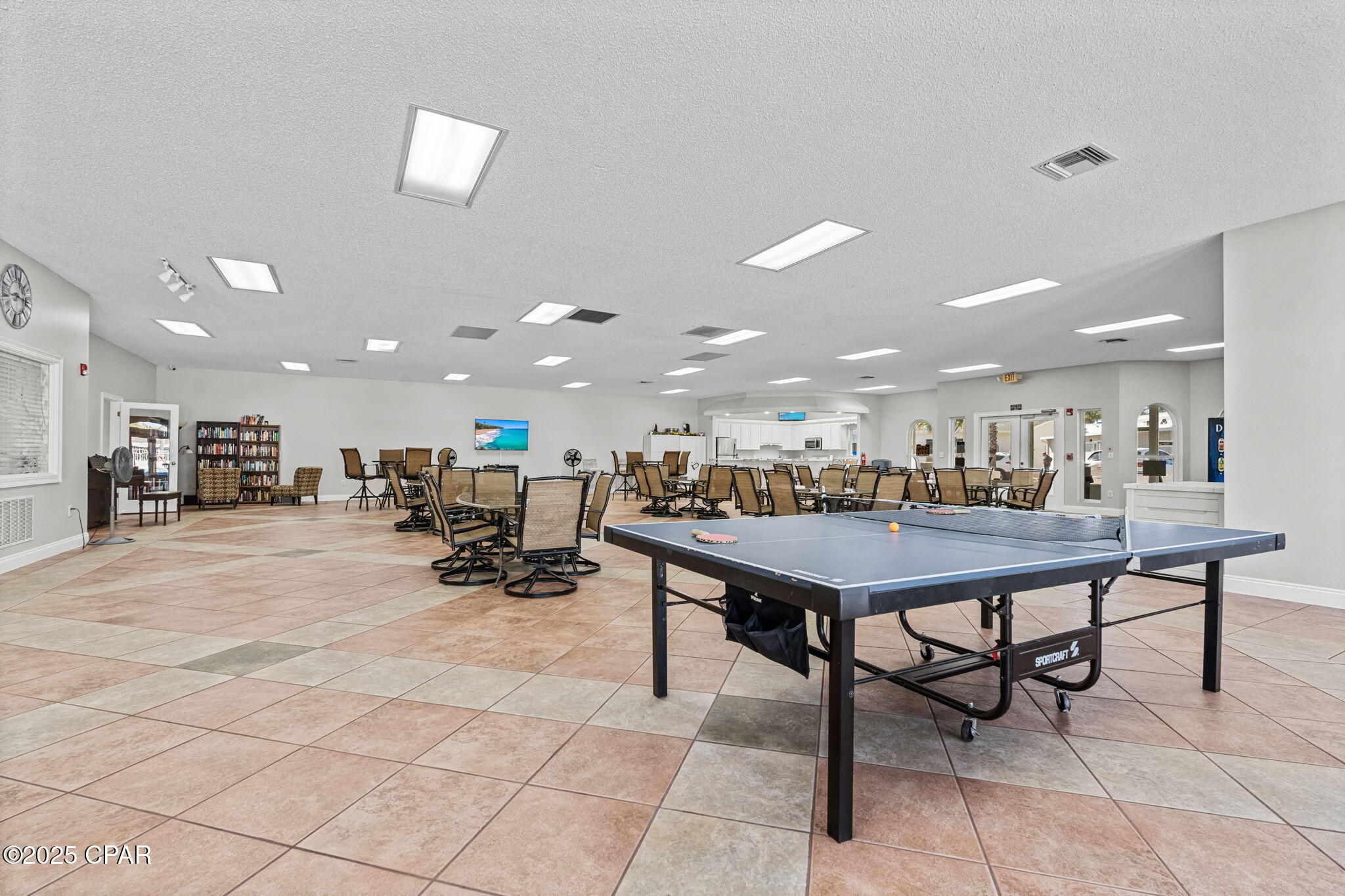 1219 Thomas Drive 195