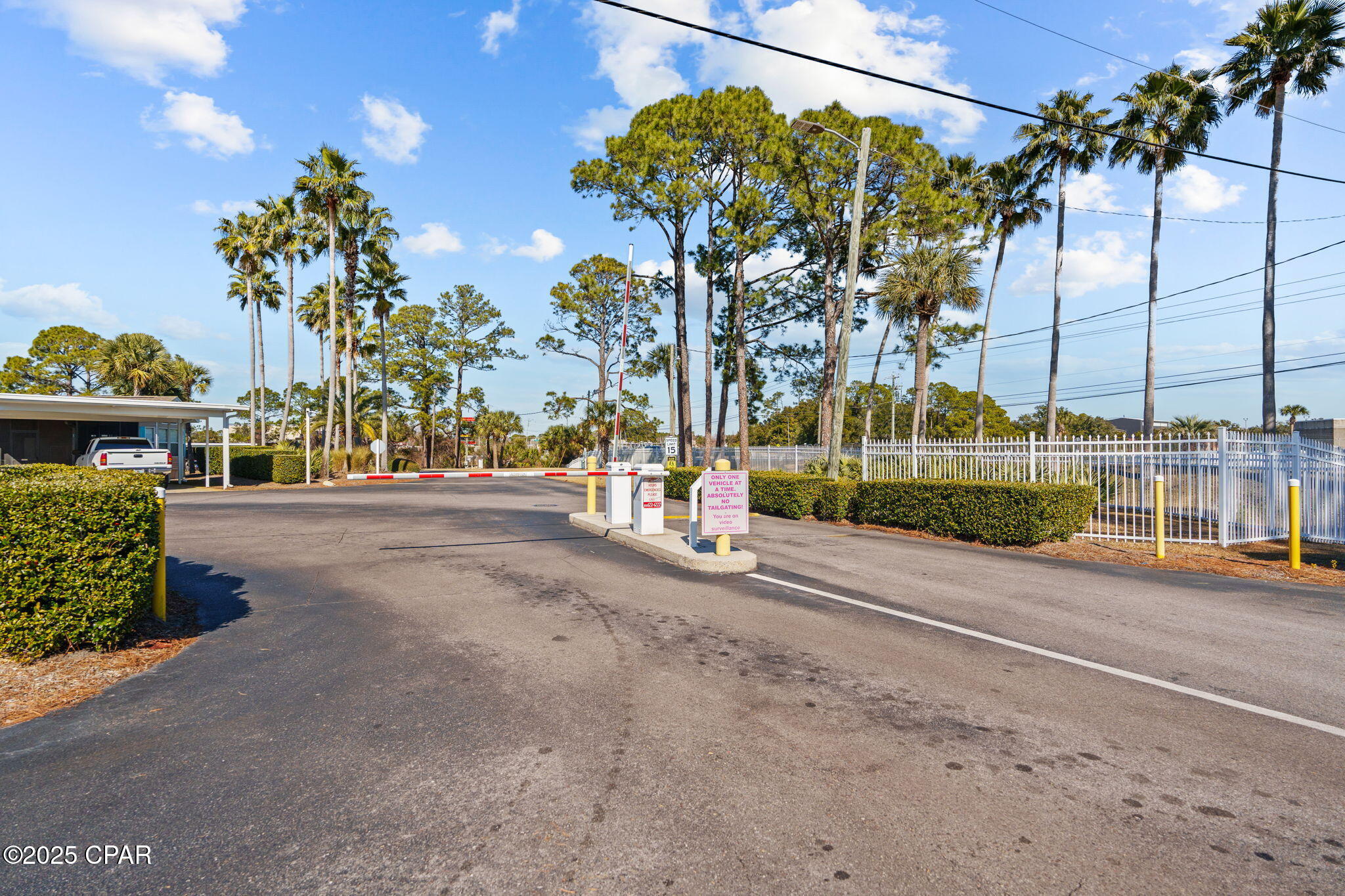 1219 Thomas Drive 195