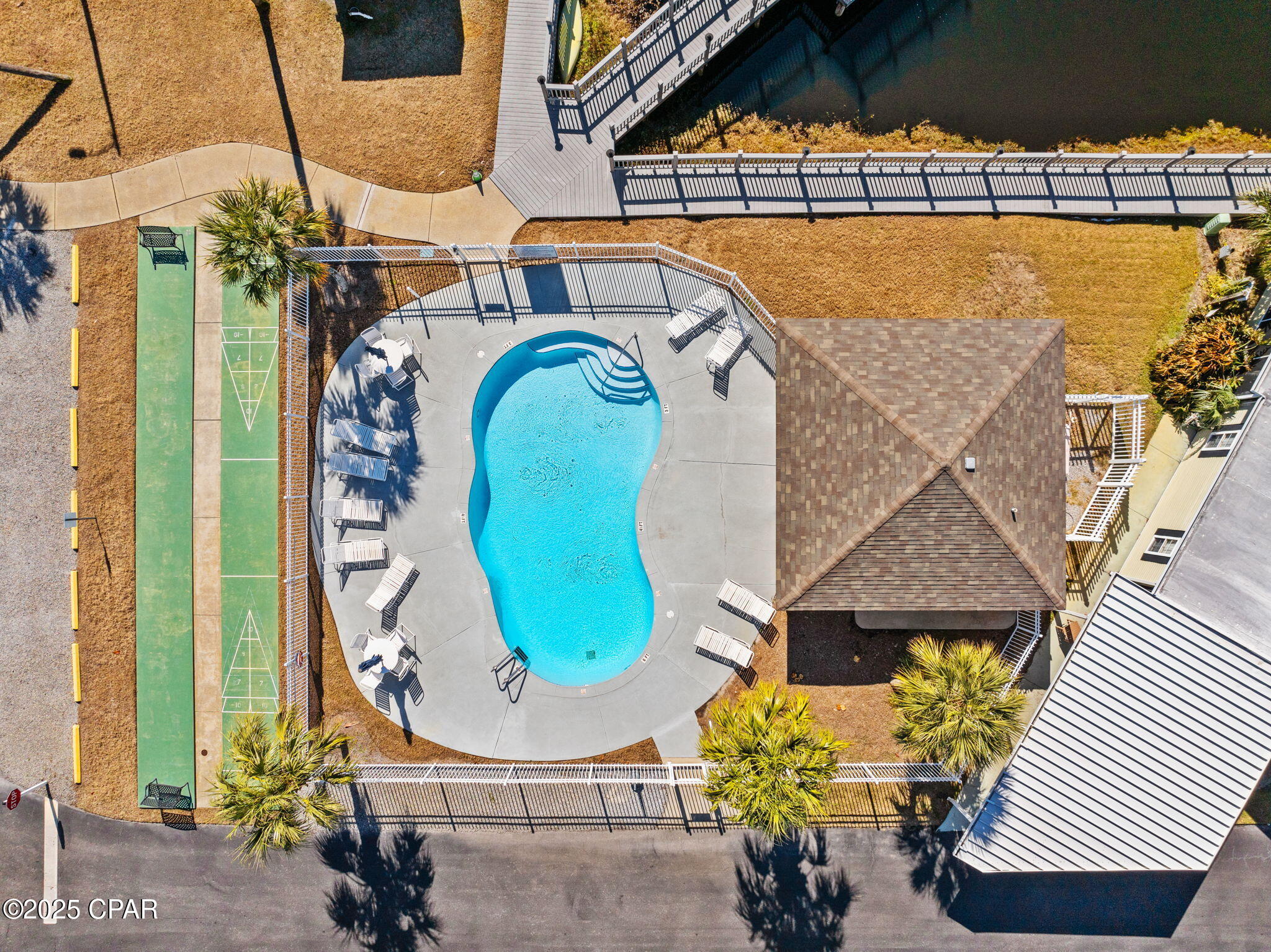 1219 Thomas Drive 195