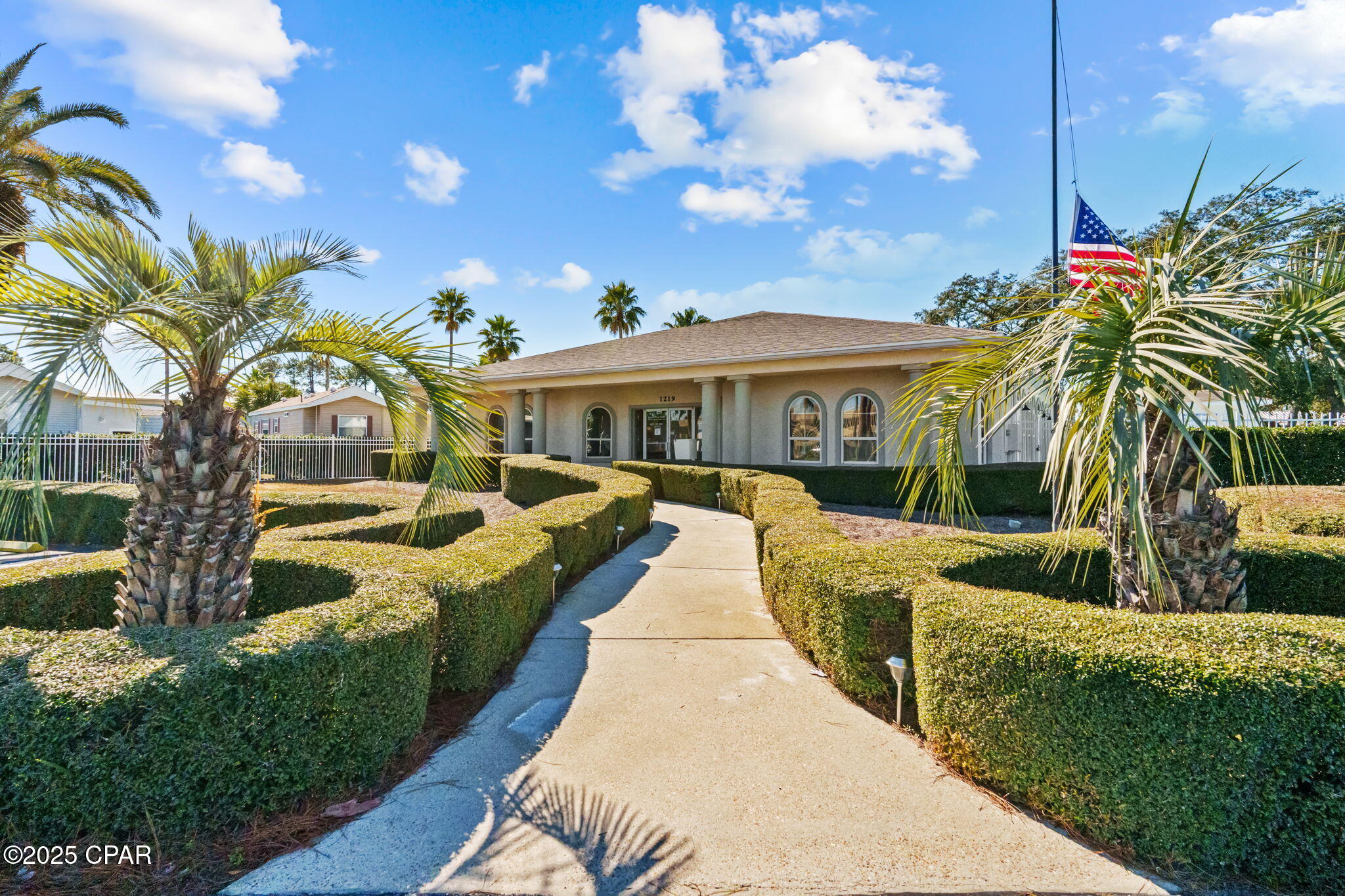 1219 Thomas Drive 195