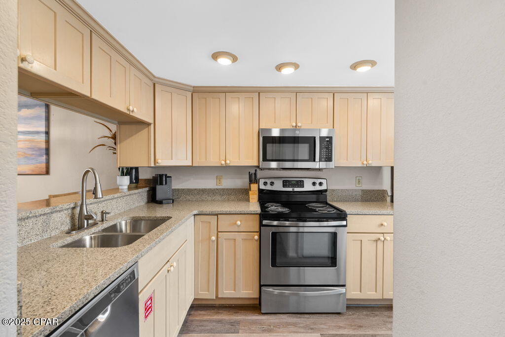 320 Beachfront Trail 13