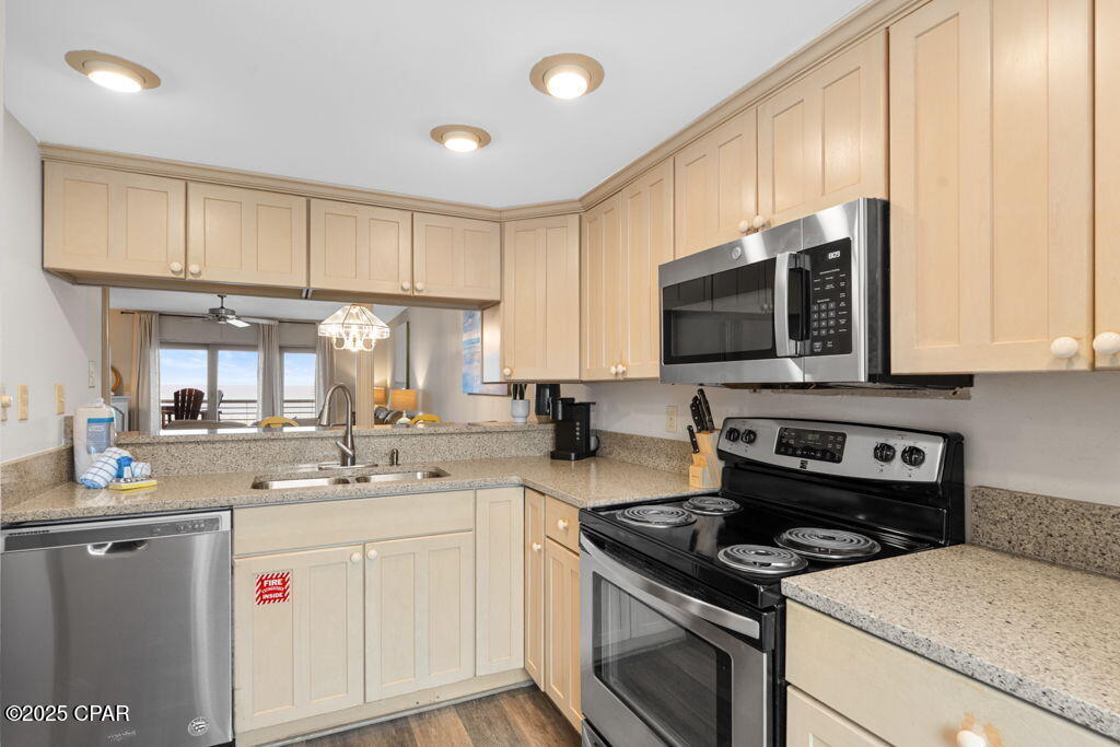 320 Beachfront Trail 13