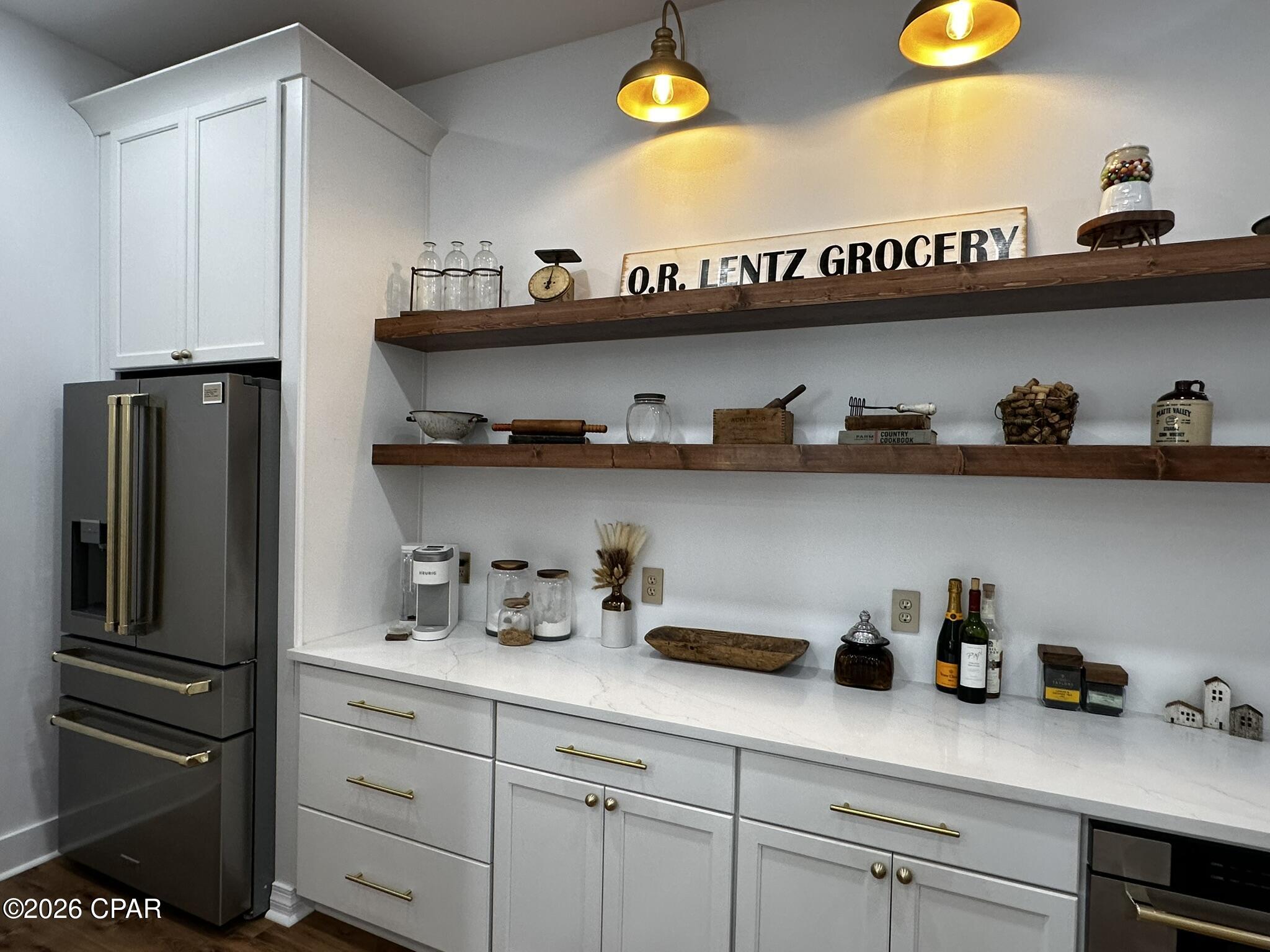 2821 Annette Avenue, Beach