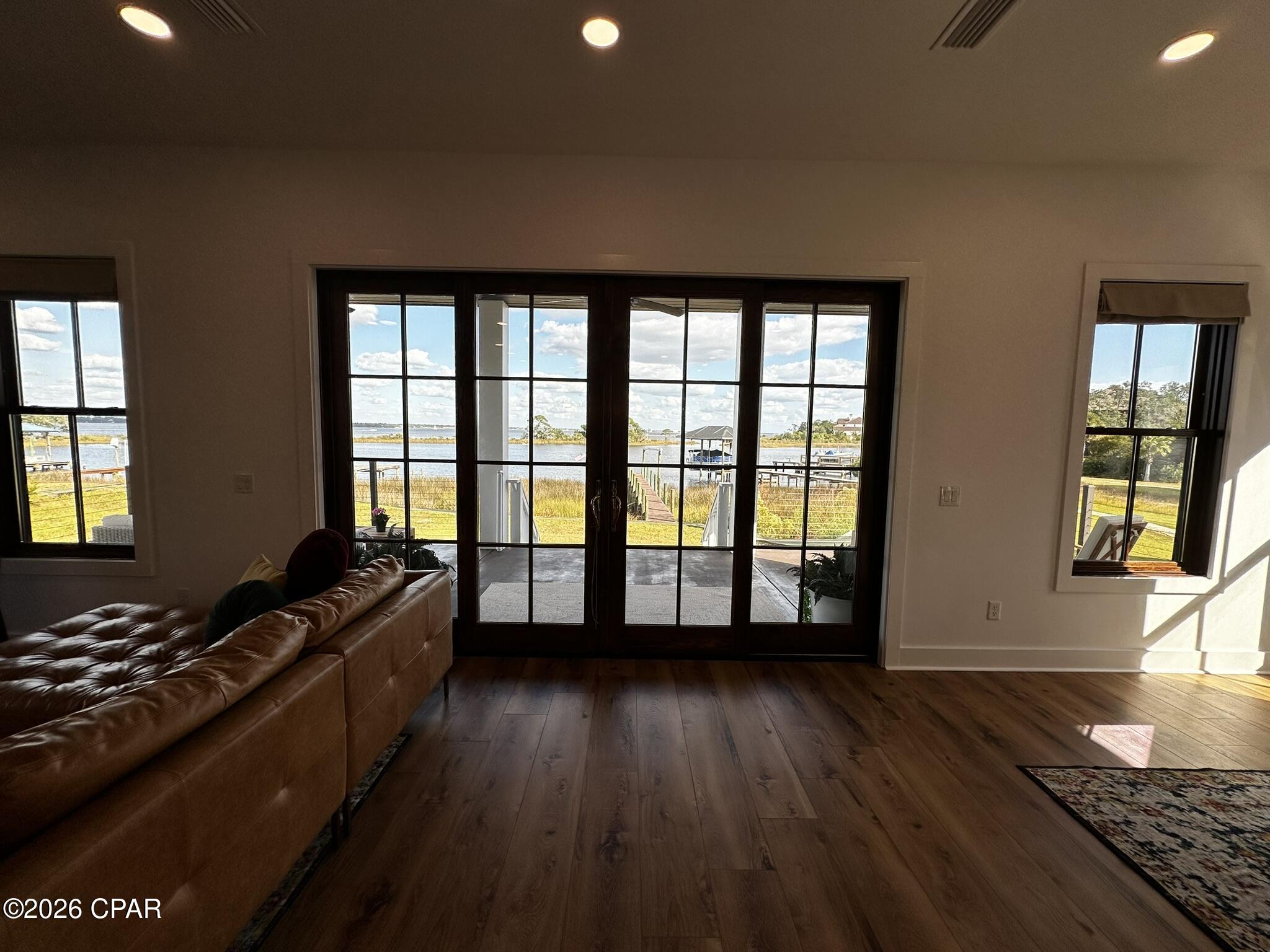 2821 Annette Avenue, Beach