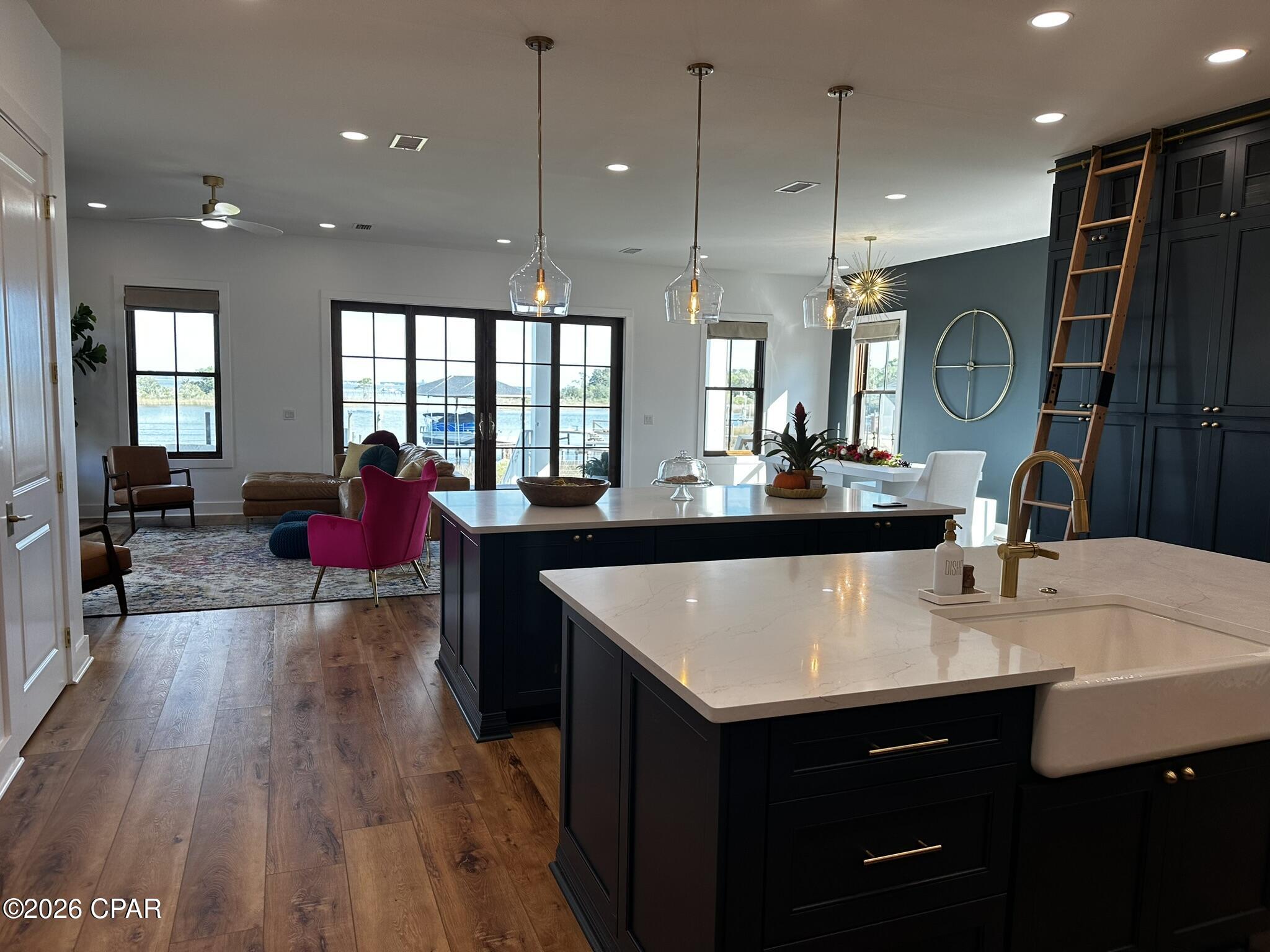 2821 Annette Avenue, Beach