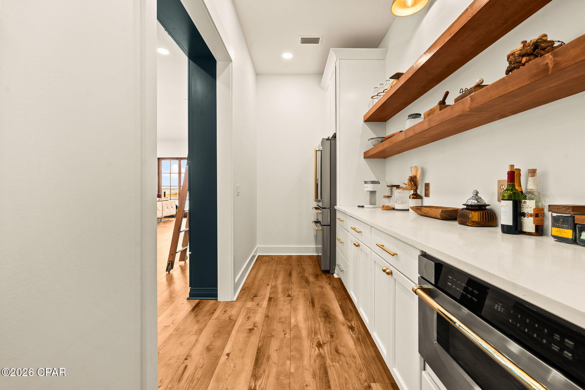 2821 Annette Avenue, Beach