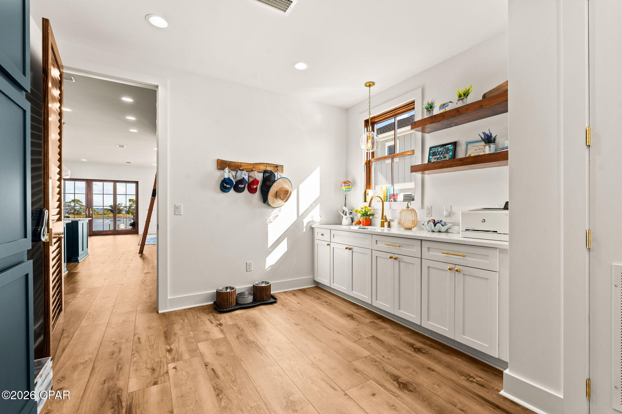 2821 Annette Avenue, Beach