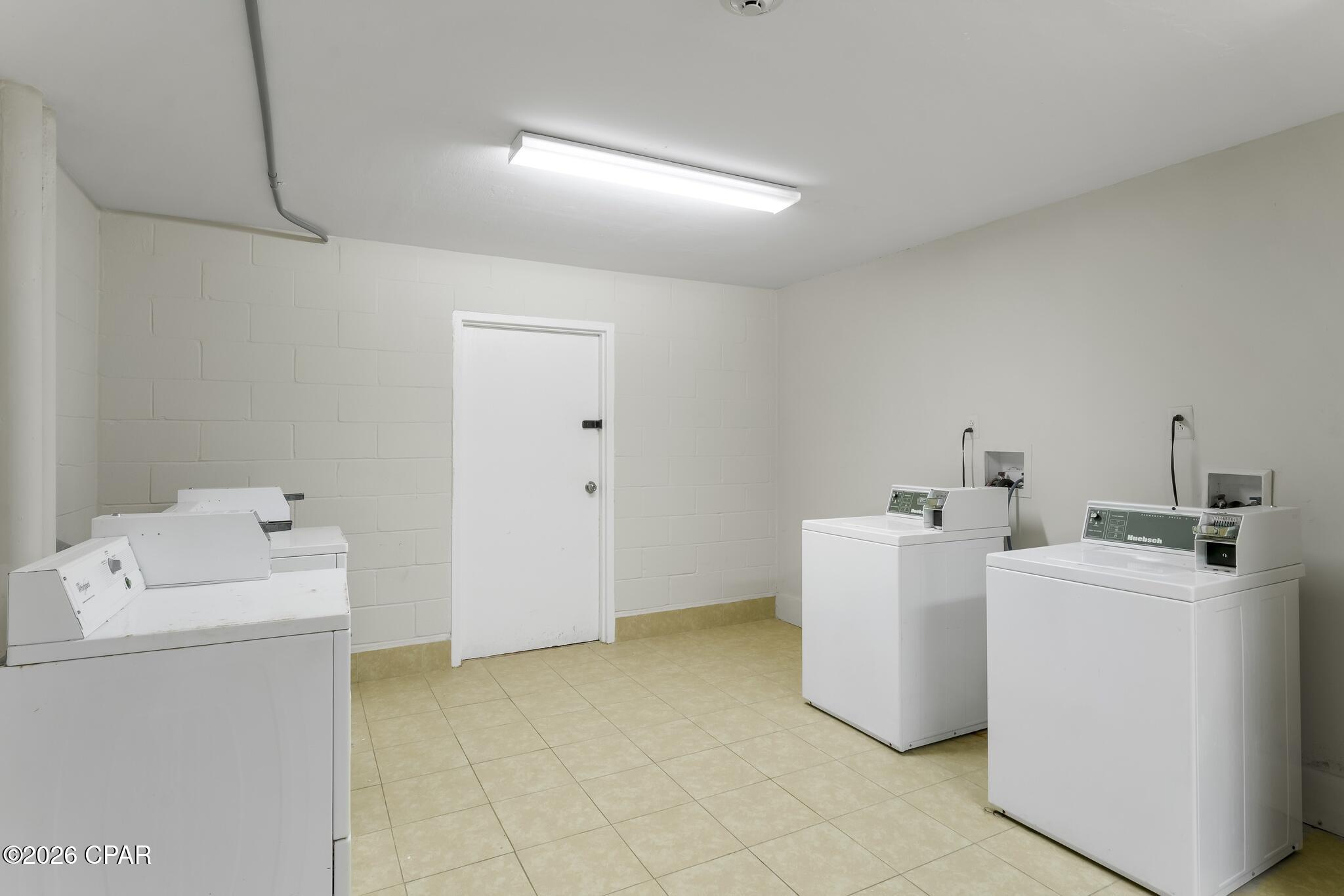 8817 S Thomas Drive A813