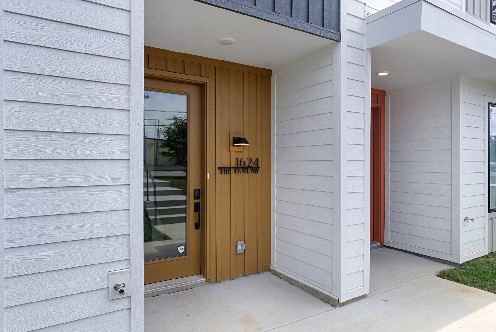 1624 County Hospital Rd Unit: The Outlaw