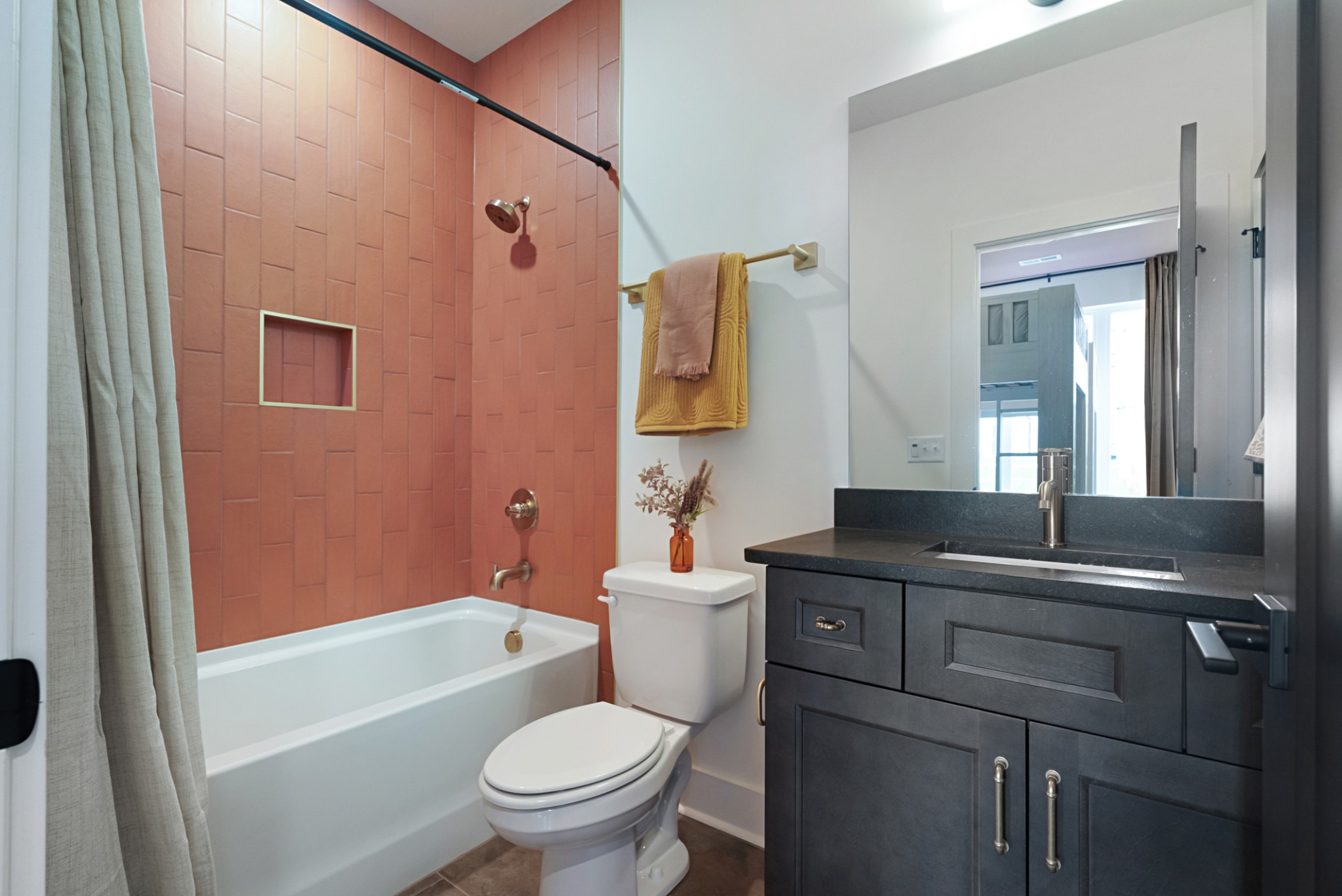 1624 County Hospital Rd Unit: The Outlaw