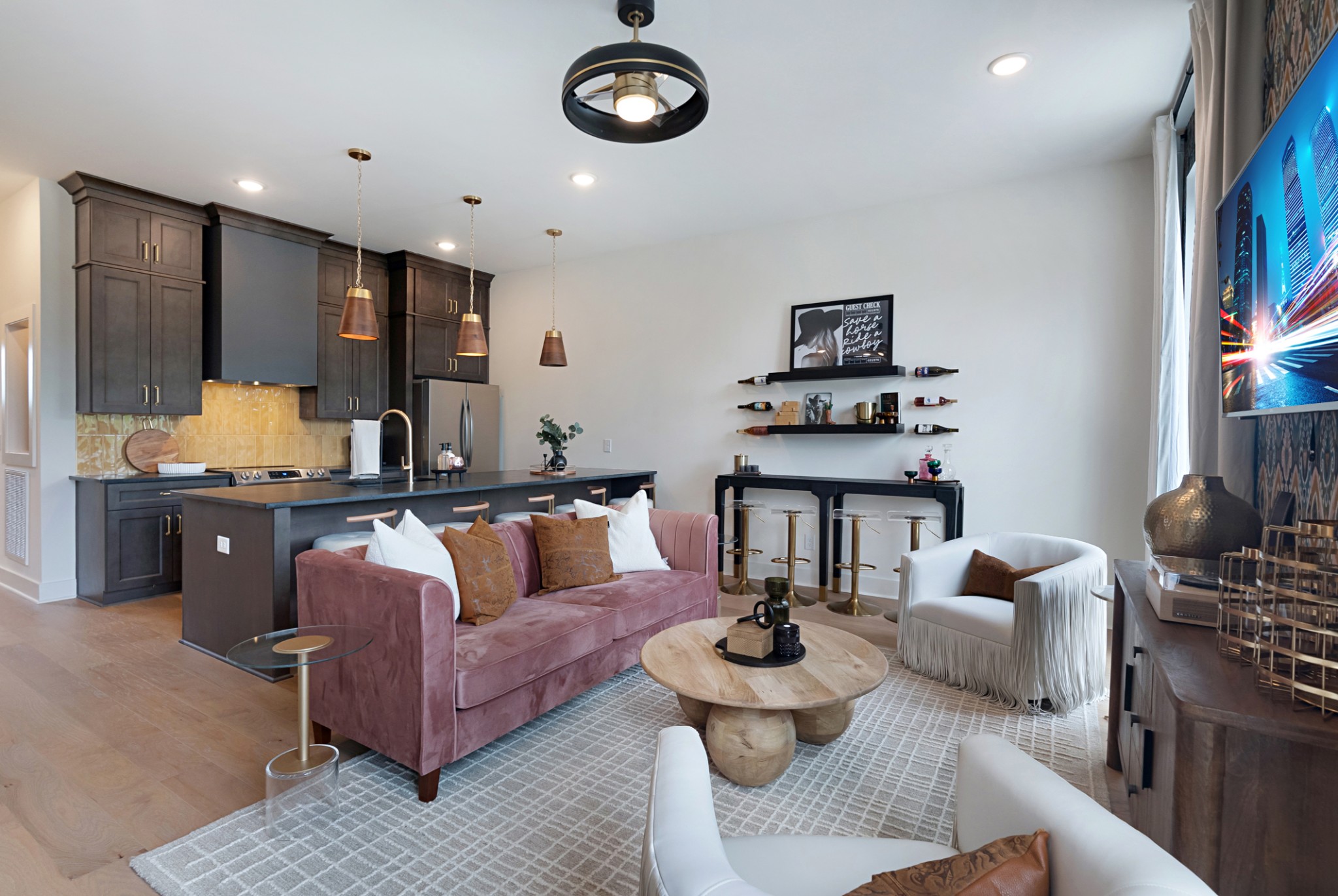 1624 County Hospital Rd Unit: The Outlaw