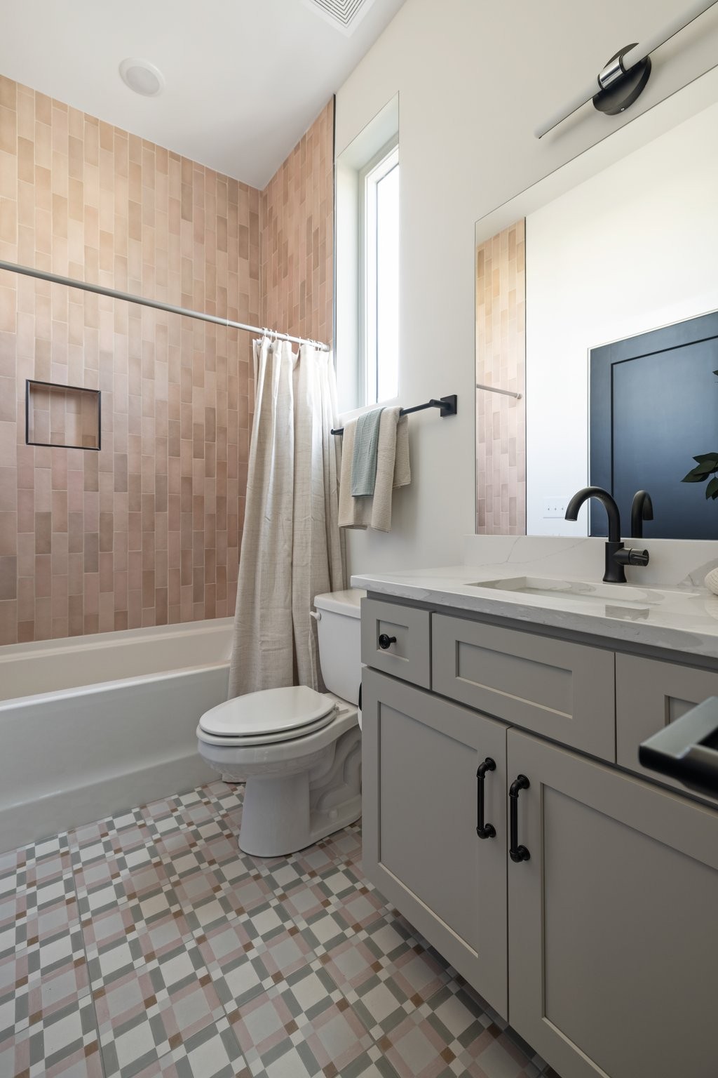 1628 County Hospital Rd Unit: The Desperado