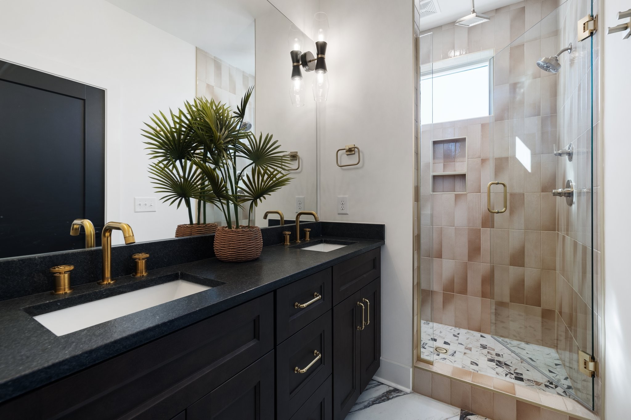 1614 County Hospital Rd Unit: The Posse