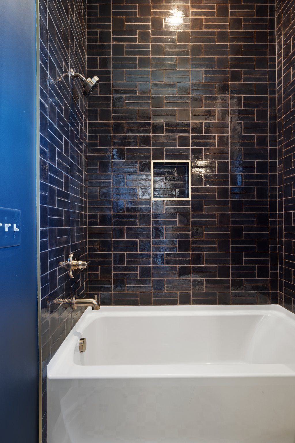 1614 County Hospital Rd Unit: The Posse