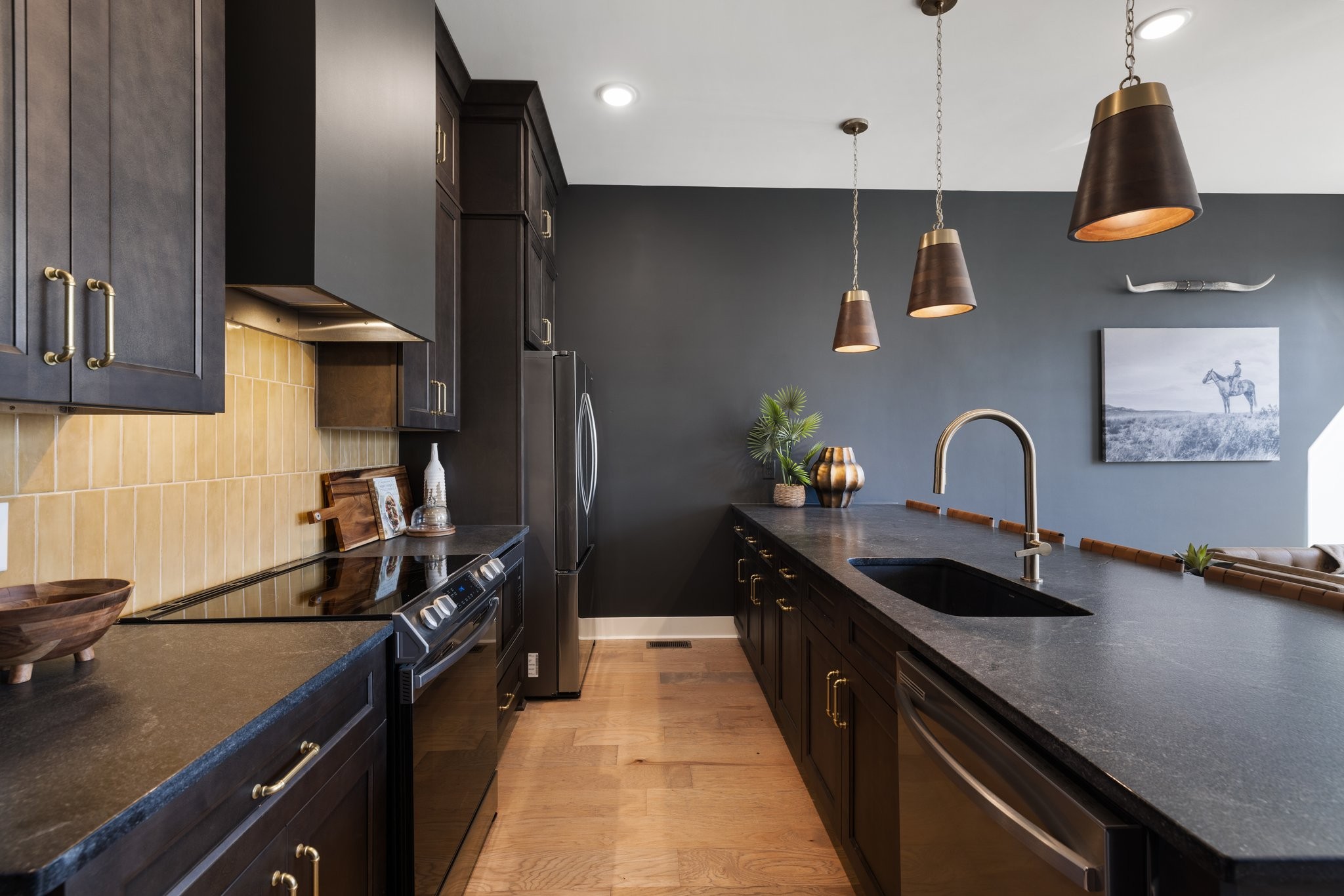 1614 County Hospital Rd Unit: The Posse